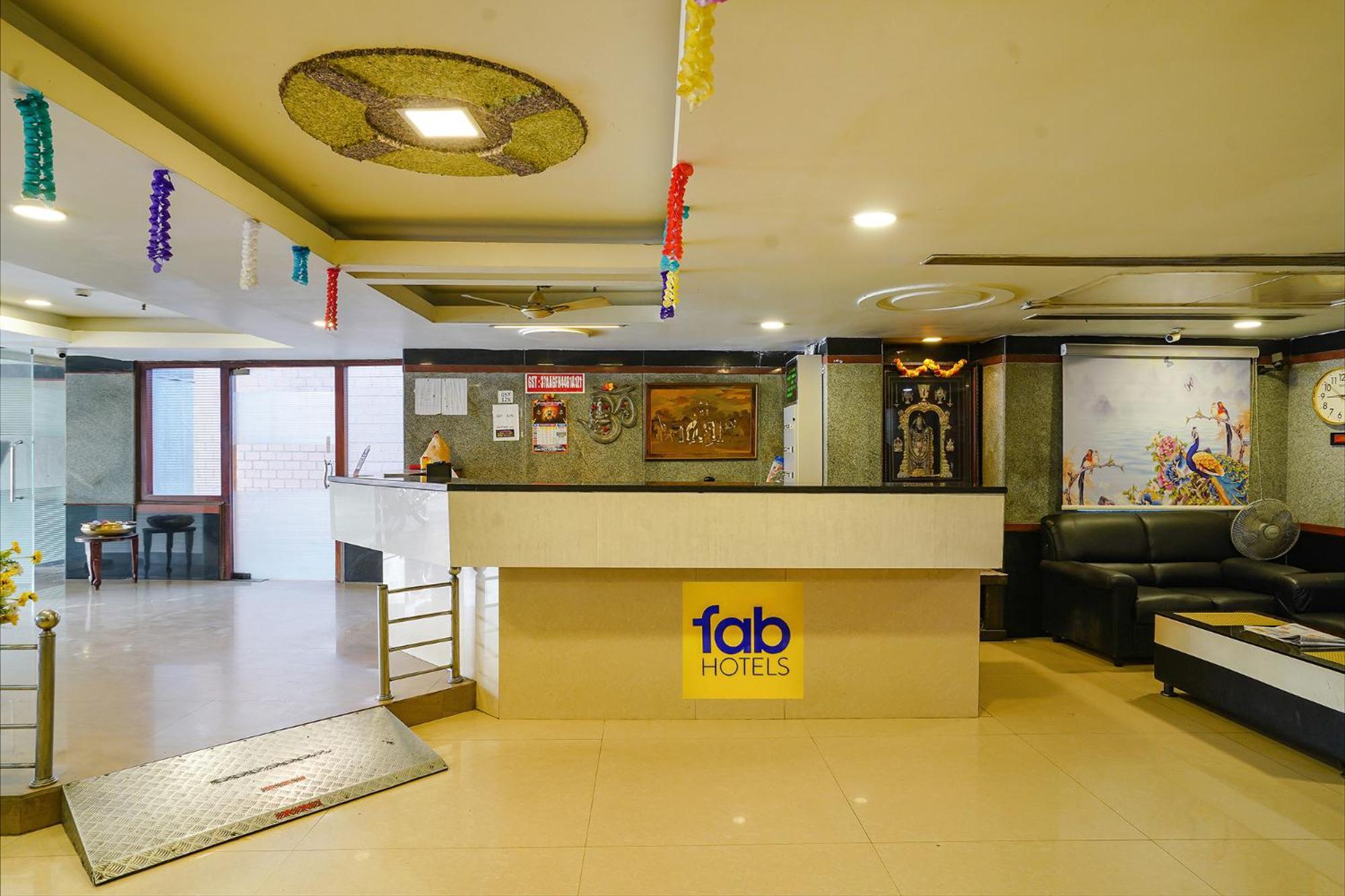 Fabhotel Golden Way Vijayawāda Exteriör bild